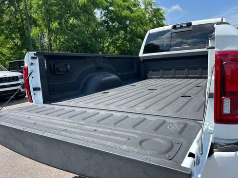 Used 2025 RAM 3500 Laramie AWD/4WD image 12