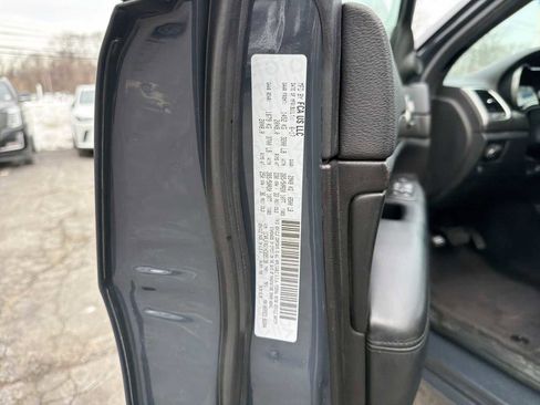 Used 2017 Jeep Grand Cherokee Altitude image 33