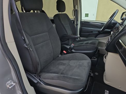 Used 2017 Dodge Grand Caravan SE w/ Power Window Group image 24