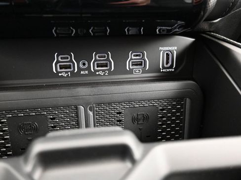 New 2025 RAM 3500 Limited image 18