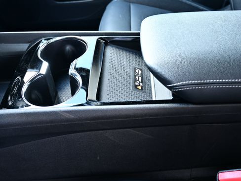 Used 2024 Chevrolet Blazer EV LT image 19