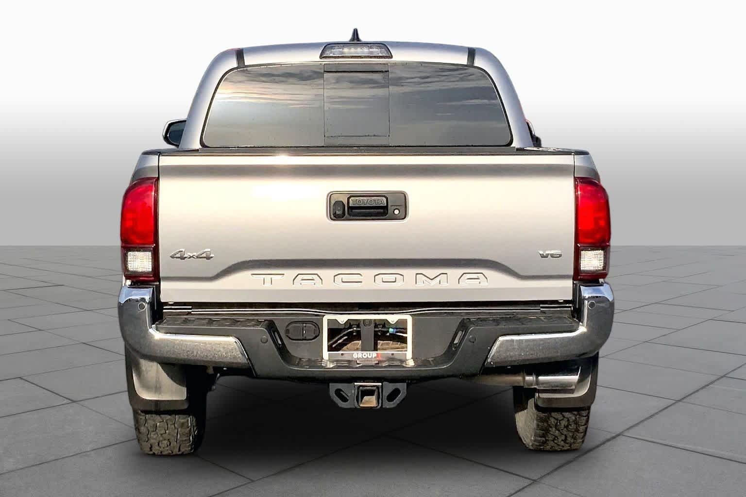 Used 2019 Toyota Tacoma SR5 AWD/4WD image 5