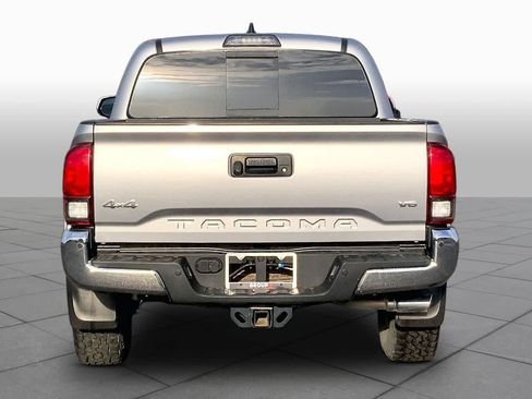 Used 2019 Toyota Tacoma SR5 AWD/4WD image 5