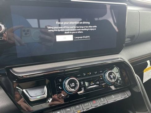 Used 2024 GMC Sierra 1500 AT4 w/ Technology Package image 26