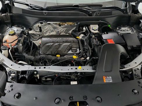 Certified 2025 Chevrolet Trax LS w/ LS Convenience Package FWD image 30