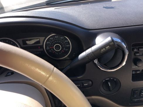 Used 2005 Ford Expedition King Ranch image 19