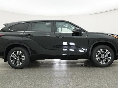 New 2026 Toyota Highlander XLE image 27
