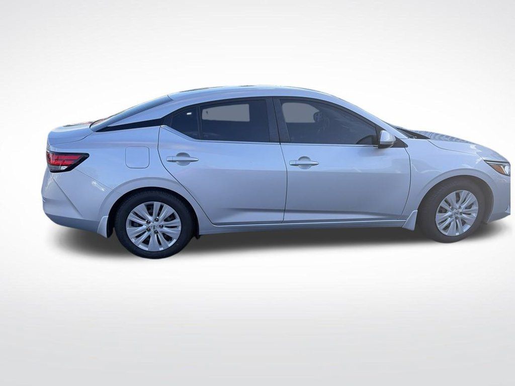 Certified 2023 Nissan Sentra S FWD image 4