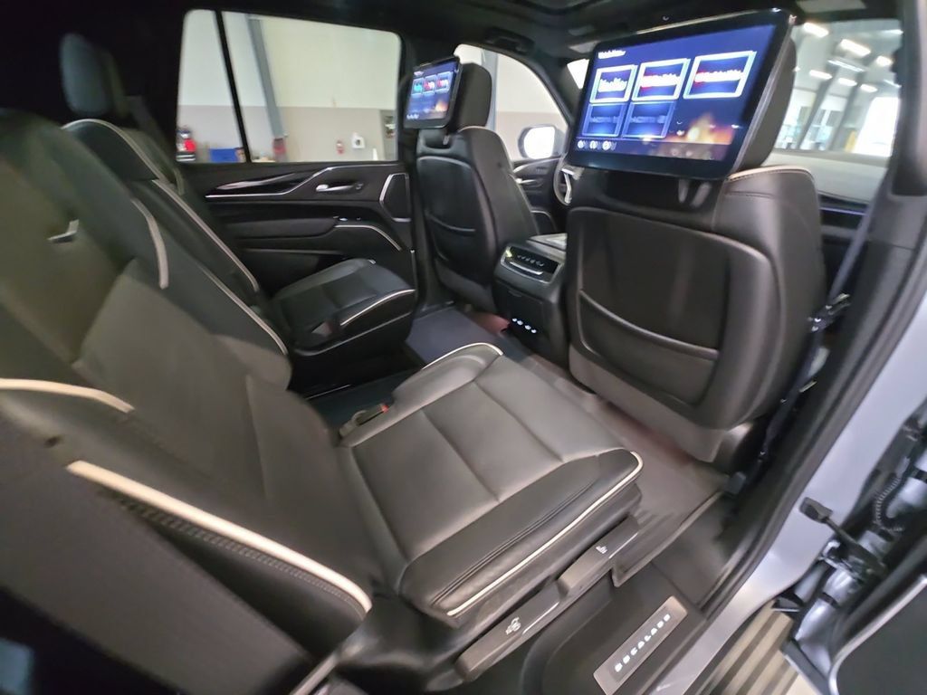 Used 2024 Cadillac Escalade Sport w/ LPO, ONYX Package AWD/4WD image 29