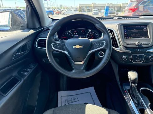 Used 2022 Chevrolet Equinox LT FWD image 16