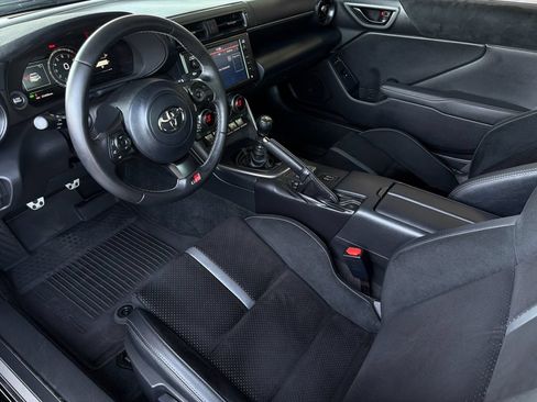 Used 2023 Toyota GR86 Premium RWD image 10