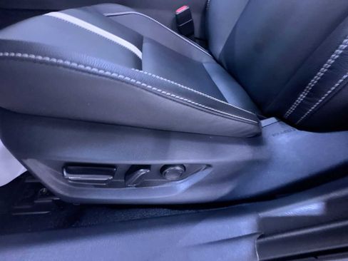 Used 2025 Toyota Camry SE image 13