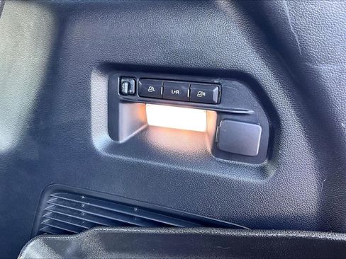 Used 2023 Ford Explorer Limited w/ Equipment Group 301A AWD/4WD image 15