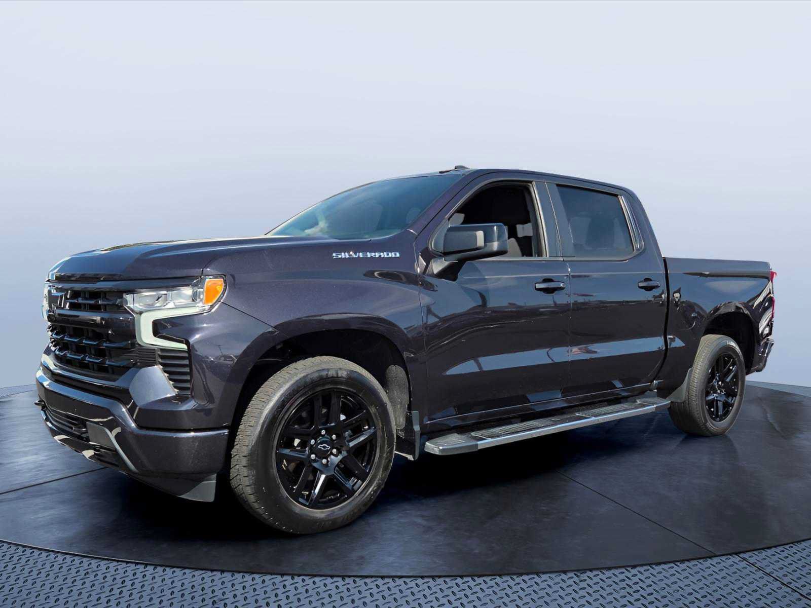 Used 2022 Chevrolet Silverado 1500 RST RWD image 2