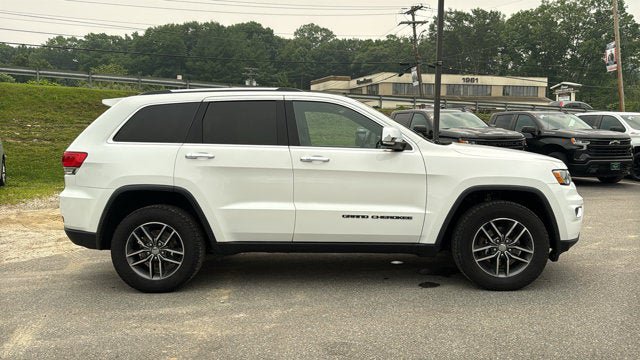 Used 2017 Jeep Grand Cherokee Limited AWD/4WD image 5