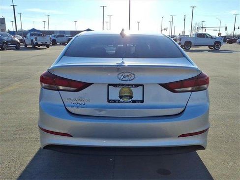 Used 2017 Hyundai Elantra SE image 23