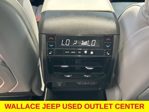 Used 2022 Jeep Grand Cherokee Summit RWD image 16