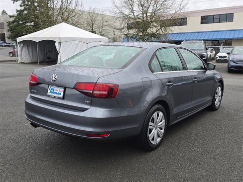 Used 2017 Volkswagen Jetta S image 5