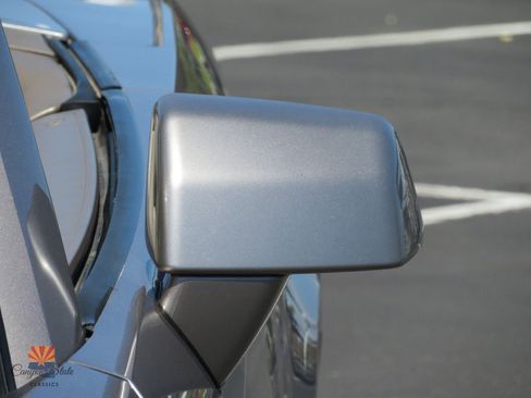 Used 2004 Cadillac XLR RWD image 37