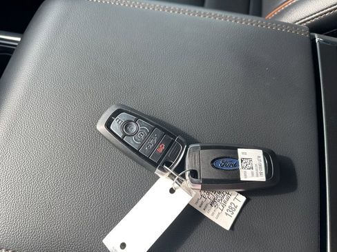 Used 2025 Ford F150 Lariat w/ Equipment Group 501A Mid image 31