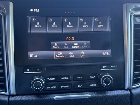 Used 2018 Porsche Macan image 31