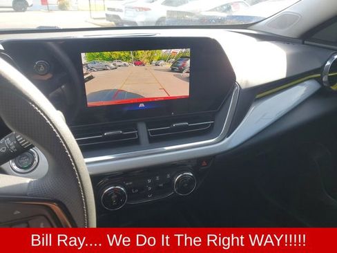 Used 2024 Chevrolet Trax LT image 23