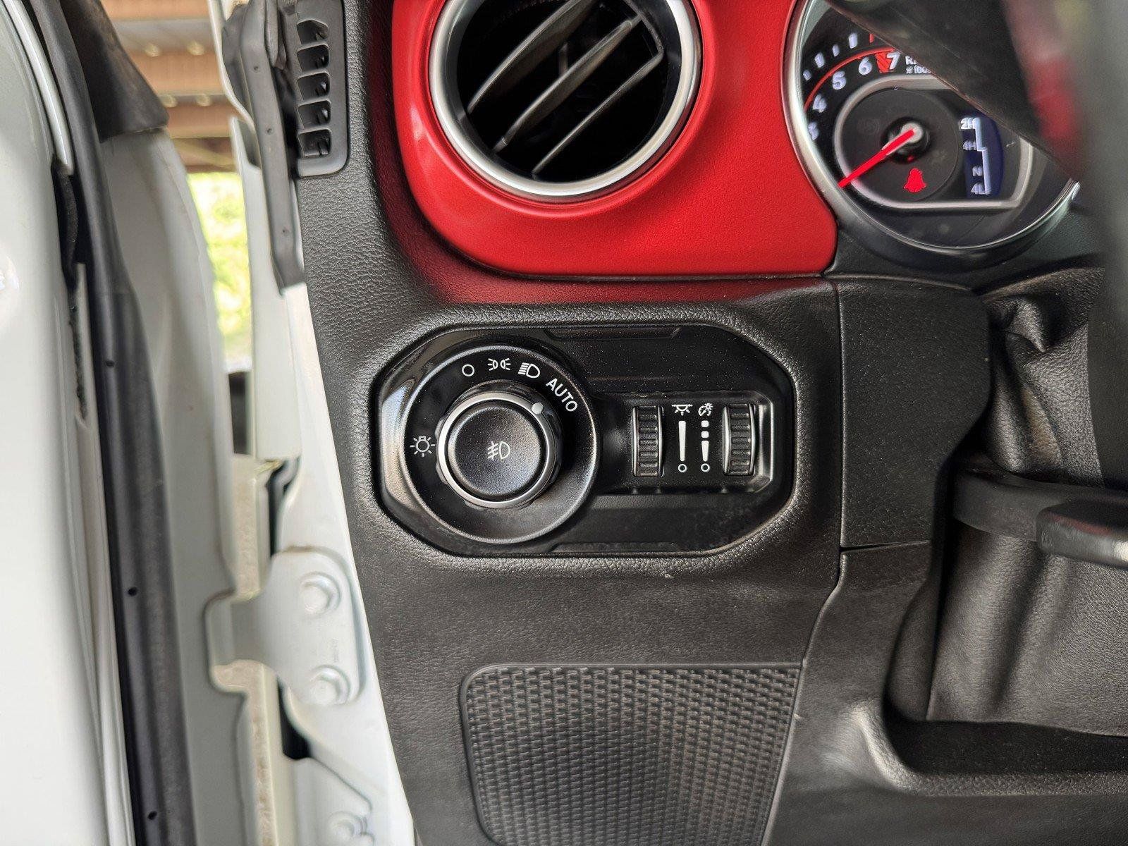 Used 2021 Jeep Wrangler Unlimited Rubicon AWD/4WD image 22