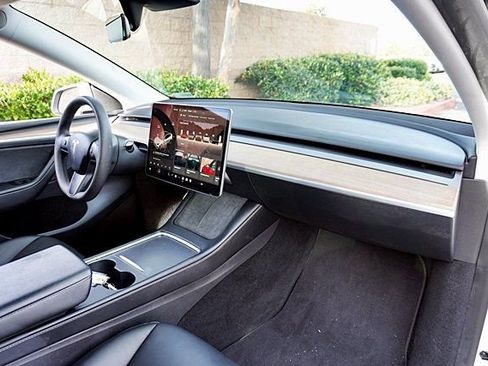 Used 2023 Tesla Model Y AWD image 11