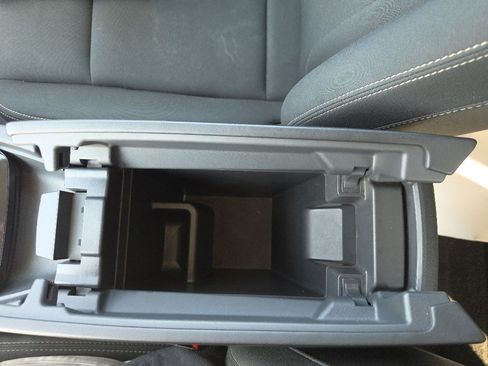 Used 2024 Nissan Rogue S FWD image 30