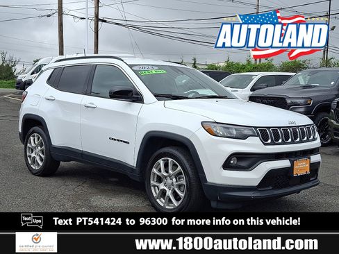 Used 2023 Jeep Compass Latitude AWD/4WD image 1