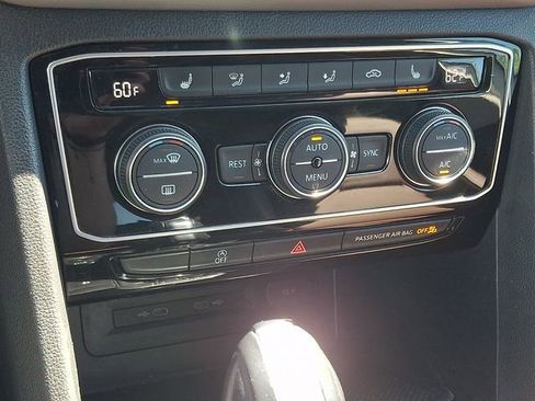 Used 2023 Volkswagen Atlas SE AWD/4WD image 16