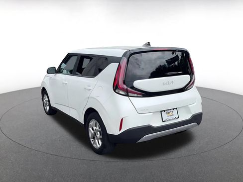 Used 2025 Kia Soul LX w/ LX Technology Package FWD image 10