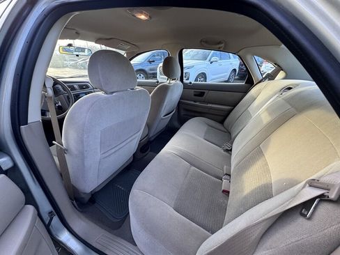 Used 2004 Ford Taurus SE image 13