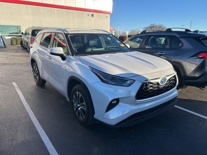 Used 2024 Toyota Highlander XLE