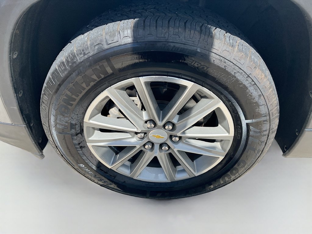 Used 2023 Chevrolet Traverse LT FWD image 33