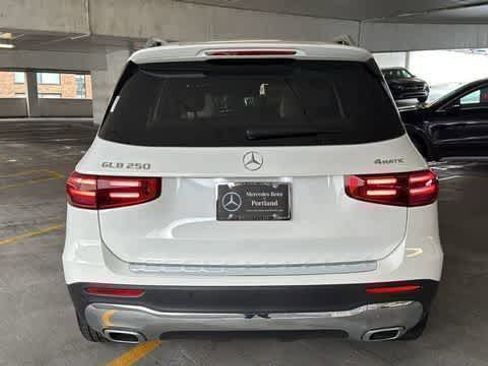 Used 2026 Mercedes-Benz GLB 250 4MATIC image 7