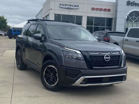 Used 2025 Nissan Pathfinder Rock Creek AWD/4WD image 36