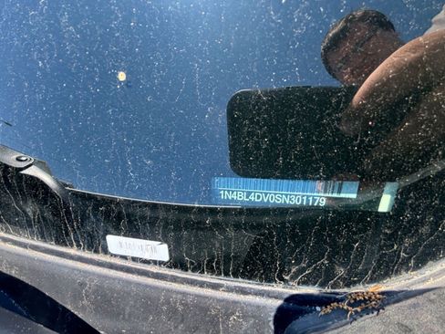 Used 2025 Nissan Altima 2.5 SV image 10