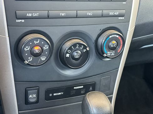 Used 2009 Toyota Corolla FWD image 19