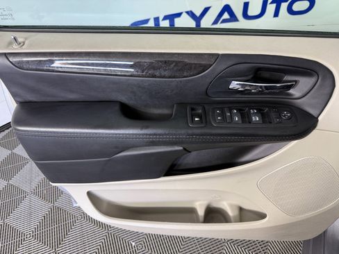 Used 2017 Dodge Grand Caravan SE w/ Power Window Group image 21