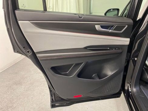 Certified 2024 Volkswagen Atlas Peak Edition SEL image 30