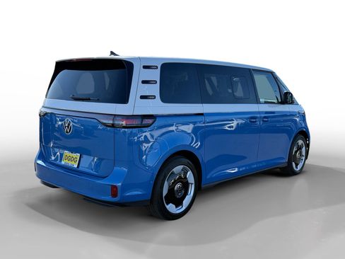 Certified 2025 Volkswagen ID. Buzz Pro S Plus AWD/4WD image 5