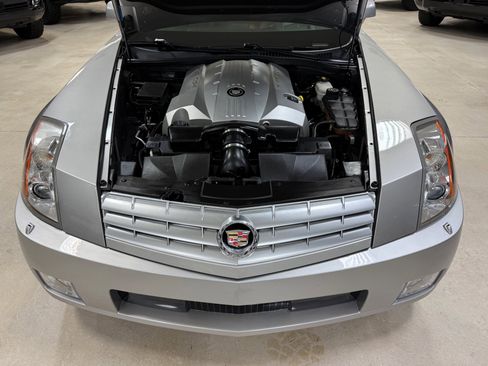 Used 2006 Cadillac XLR image 26