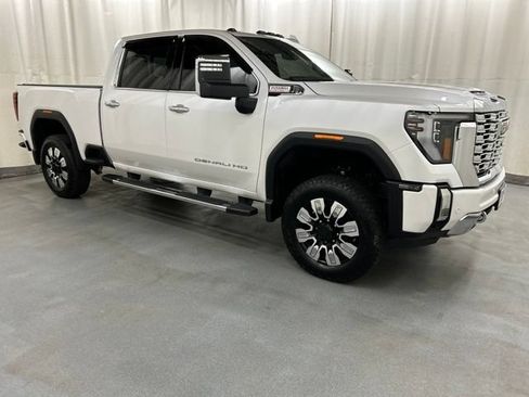 Used 2025 GMC Sierra 2500 Denali w/ Denali Reserve Package AWD/4WD image 1