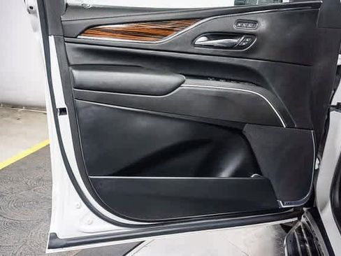 Used 2021 Cadillac Escalade Premium Luxury image 25