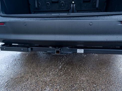 Used 2022 Toyota Sienna XLE Woodland Edition image 18