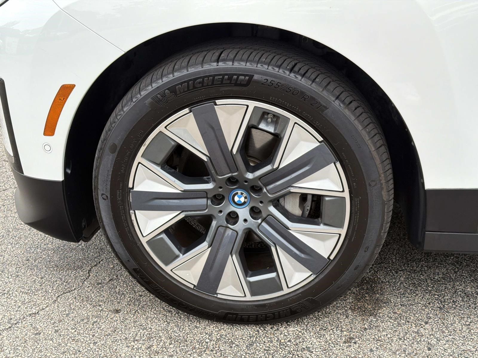 Certified 2024 BMW iX xDrive50 w/ Premium Package AWD/4WD image 20