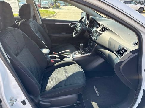 Used 2018 Nissan Sentra SR w/ SR Midnight Edition Package FWD image 17