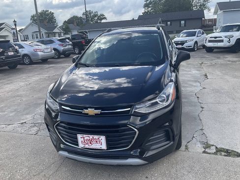 Used 2019 Chevrolet Trax LT w/ LT Convenience Package FWD image 9