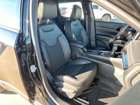 New 2026 Jeep Compass Latitude image 23